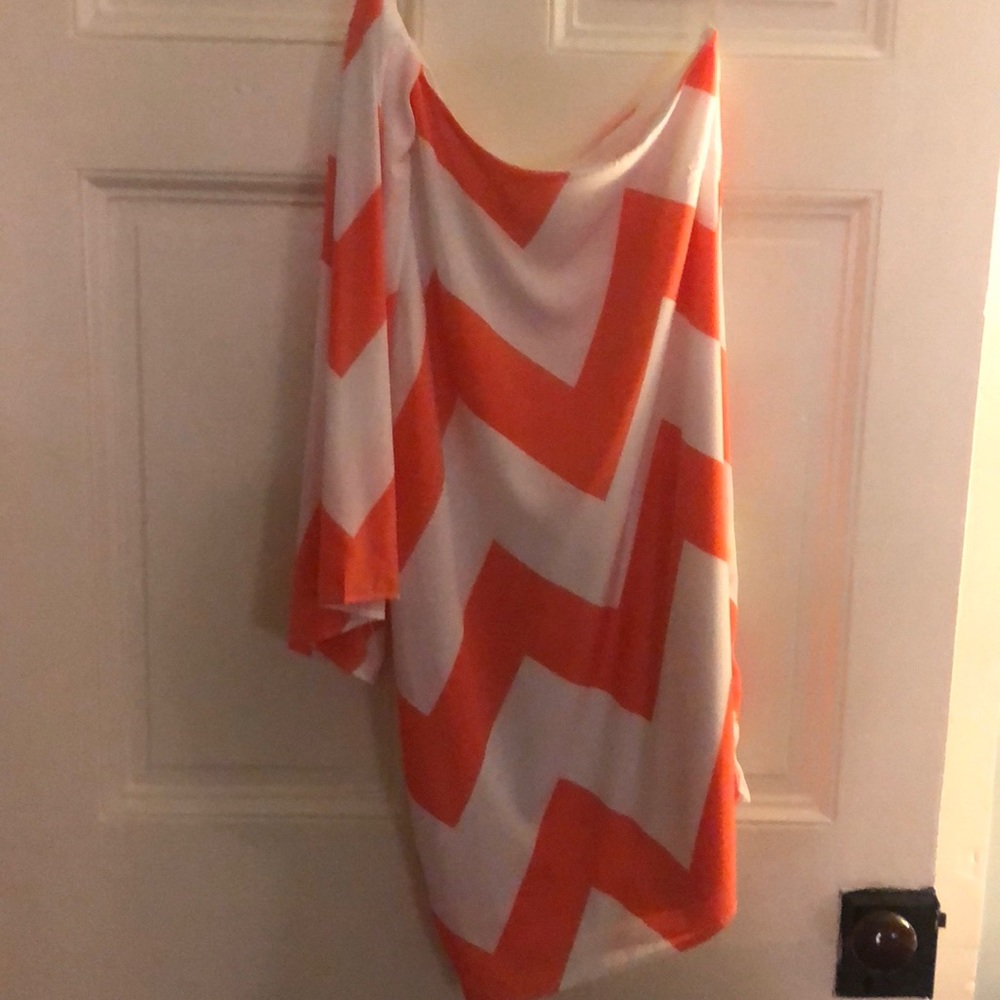 One sleeve chevron dress perfect condition